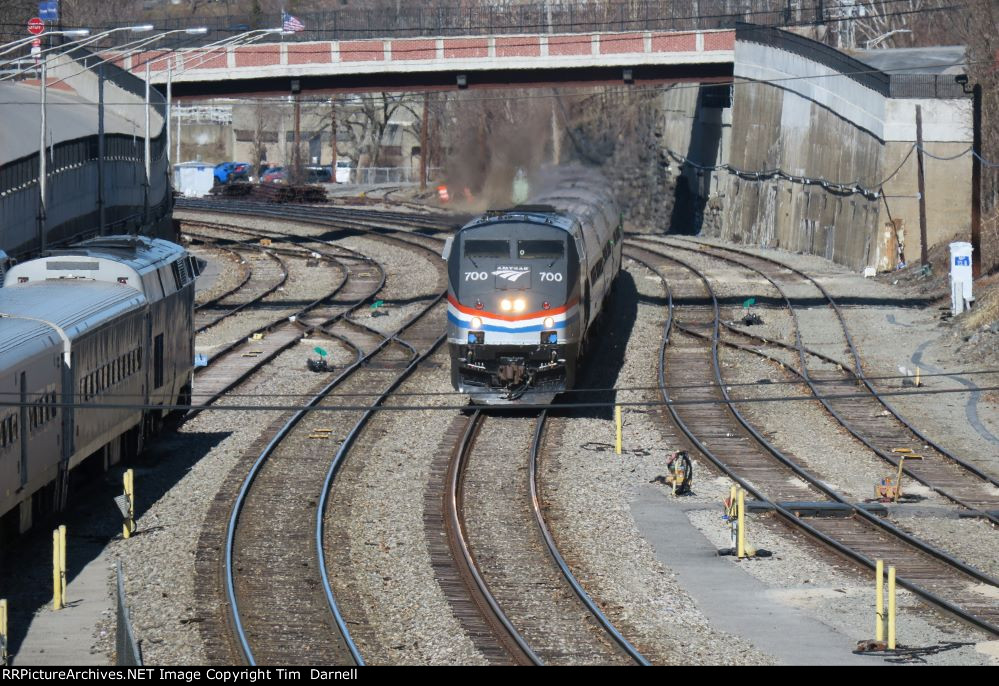 AMTK 700 arriving on 238